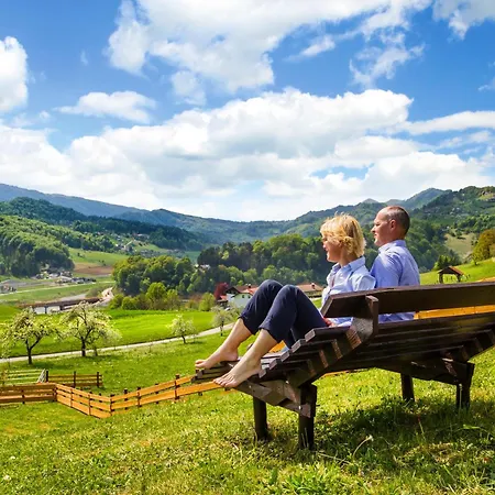 Farm Pirc - Hayloft Smještaj na farmi
