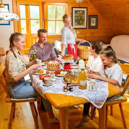 Farm Pirc - Hayloft Gospodarstwo agroturystyczne Laško